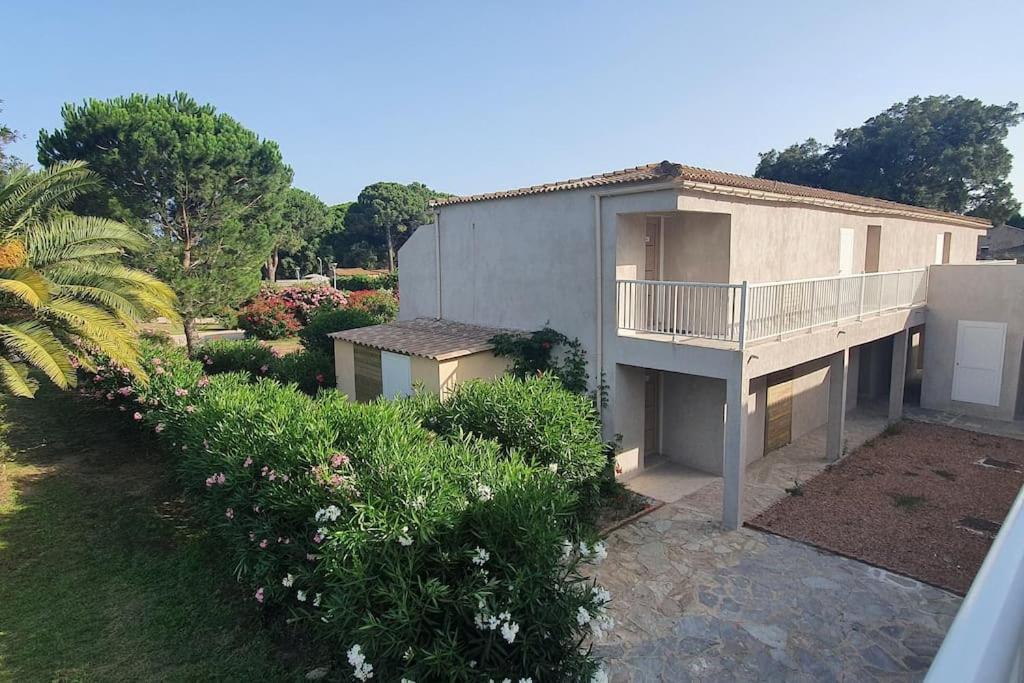 Fiori Di Cala Rossa Appartement T3 Dans Residence Hotelliere Chez Virginie Lecci Exterior photo